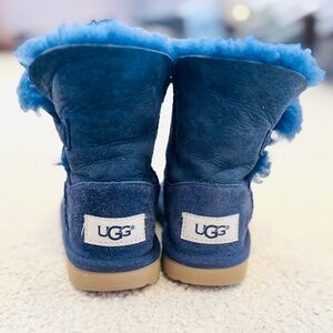 TODDLER UGGS MINI BAILEY BUTTON - navy blue - toddler size 8